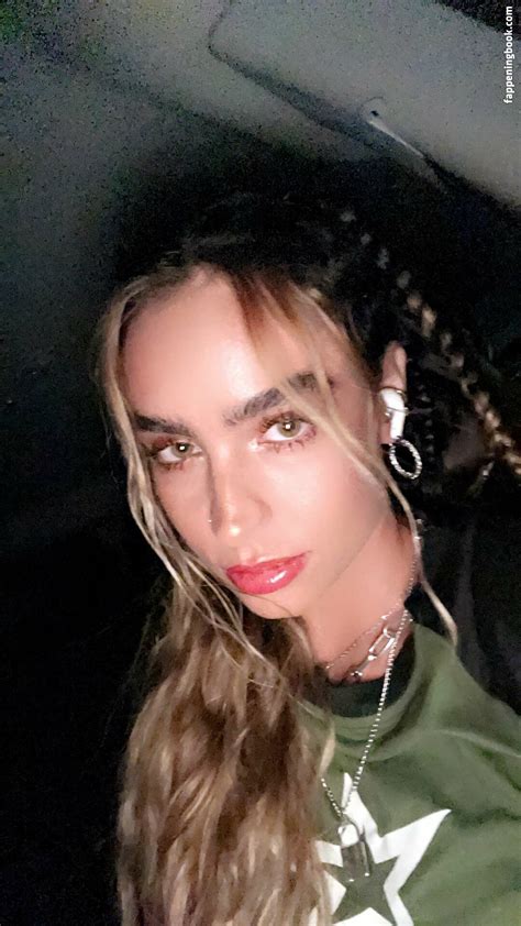 Sommer Ray sex tape and nudes photos leaks online from her onlyfans, patreon, private premium, Cosplay, Streamer, Twitch, geek & gamer. Sommer Ray is a 22 year old internet celebrity and a Youtuber with 1.4m subscribers and 20.1m followers on IG. Mega folder and dropbox Twitter and Instagram. @sommerray